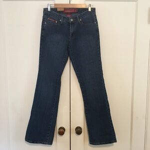 Richcow Women’s Bootcut Jeans. Cute embroidery on back pockets! Size 9 NWT